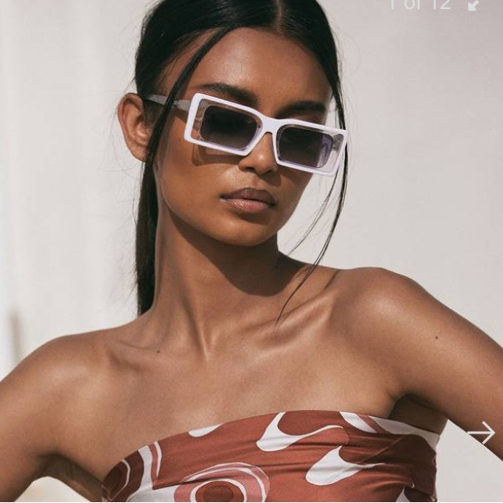 CULT GAIA white rectangular women’s sunglasses — super trendy + case and cloth